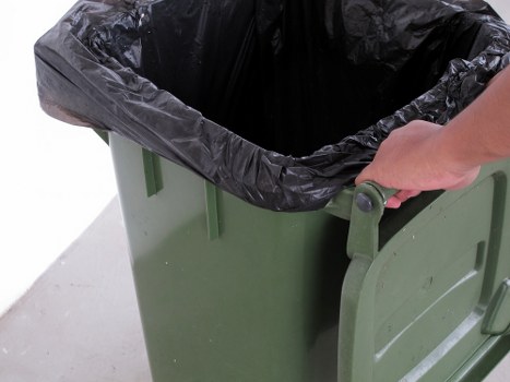 Eco-friendly disposal methods for furniture